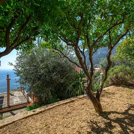 Villa Beautiful With Sea View In Rocabruna