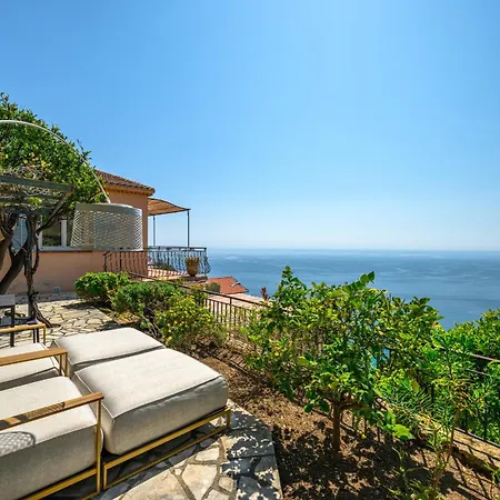 Beautiful With Sea View In Roquebrune-Cap-Martin