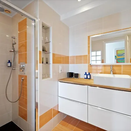 Beautiful With Sea View In Roquebrune-Cap-Martin