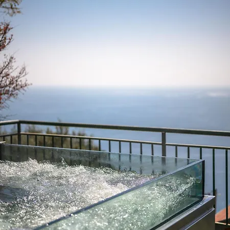 Beautiful With Sea View In Villa *
