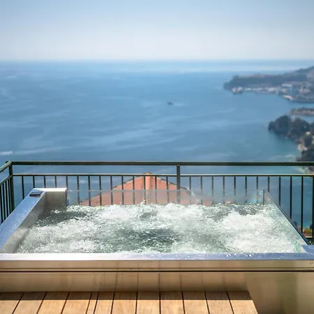 Beautiful With Sea View In Roquebrune-Cap-Martin