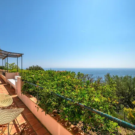 Beautiful With Sea View In Roquebrune-Cap-Martin